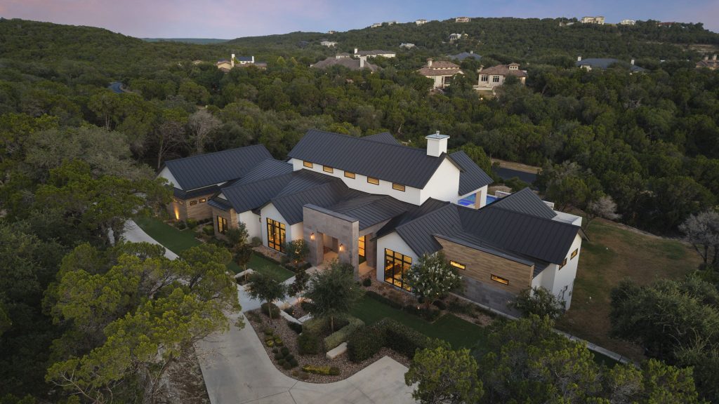 Alturas - modern Hill Country estate