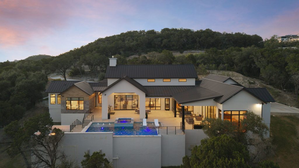 Alturas - modern Hill Country estate