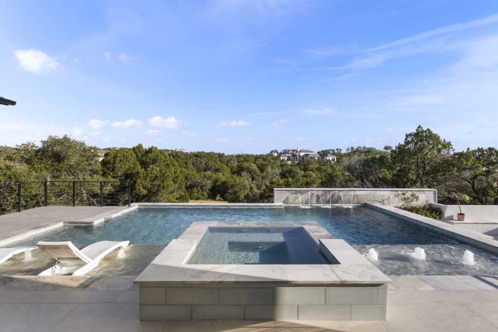 Alturas - modern Hill Country estate