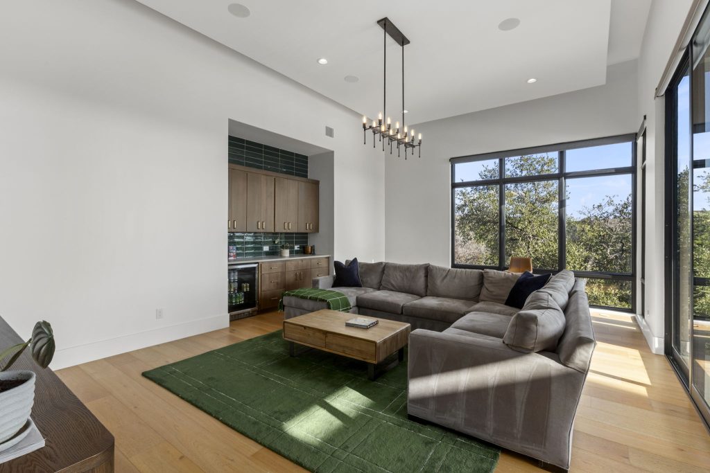 Alturas - modern Hill Country estate