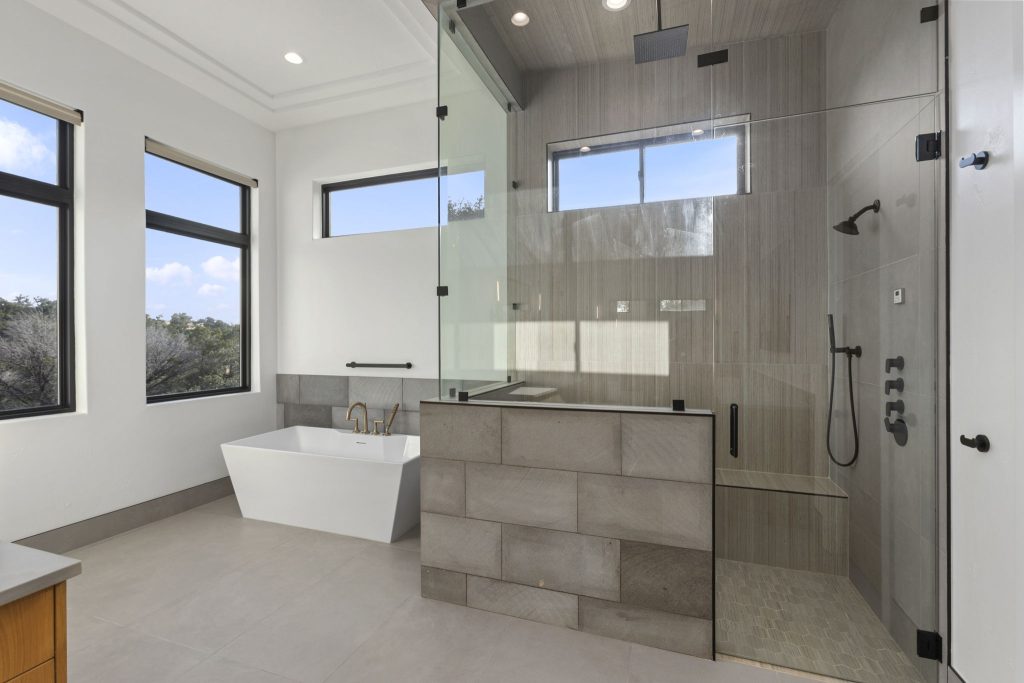 Alturas - modern Hill Country estate