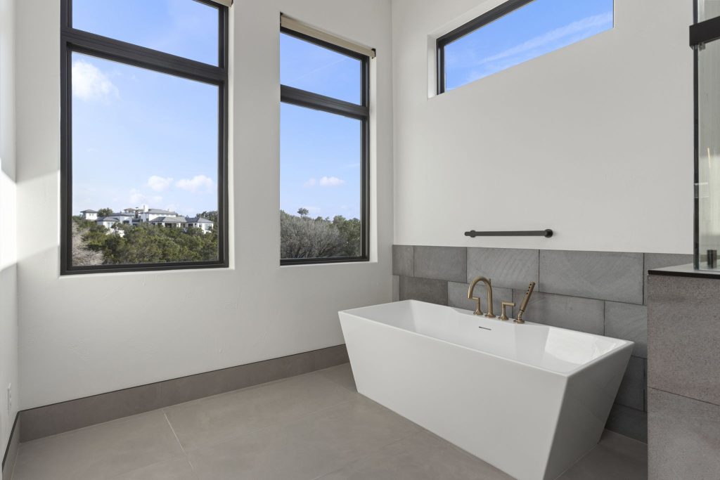Alturas - modern Hill Country estate